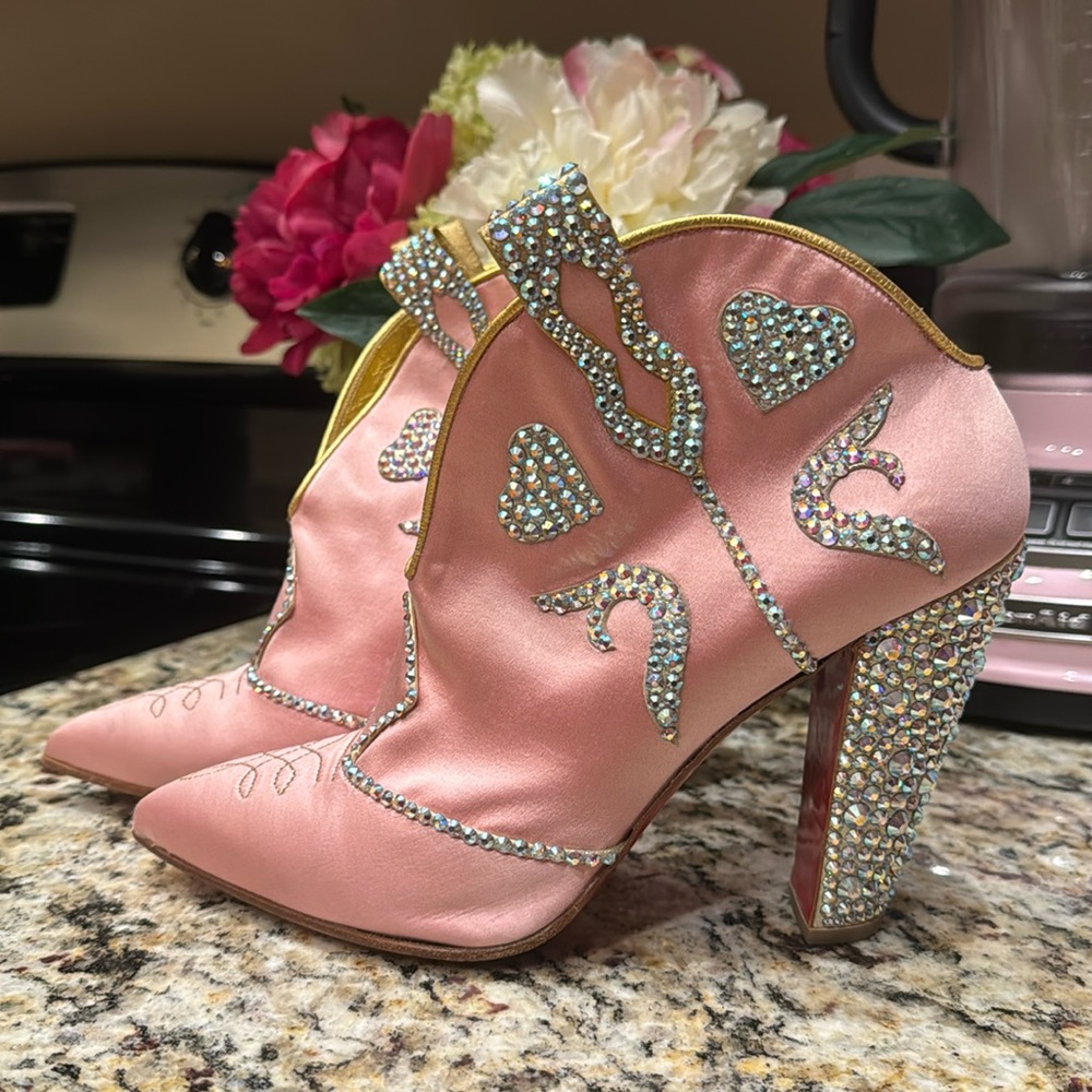 RARE! Christian Louboutin Lassodita pink satin crystal booties! Size 40 no flaws
